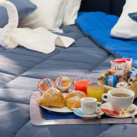 Oda ve Kahvaltı Napoli Suite