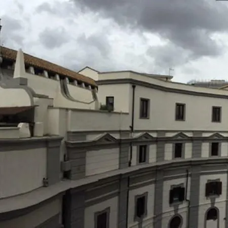 Oda ve Kahvaltı Napoli Suite 3*